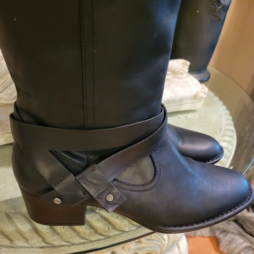 Ugg Bandera Leather Knee High Boots in Black.  UGG SN 1095056. #485 - Picture 8 of 16